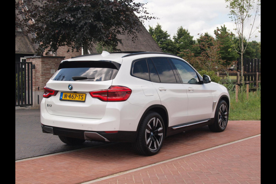 BMW iX3 Executive 80 kWh | Panoramadak | NL-Auto | Camera |