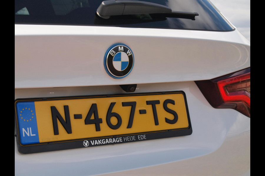 BMW iX3 Executive 80 kWh | Panoramadak | NL-Auto | Camera |