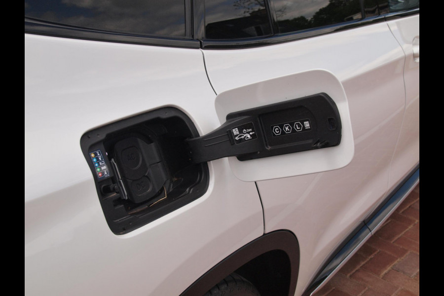 BMW iX3 Executive 80 kWh | Panoramadak | NL-Auto | Camera |