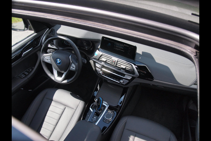 BMW iX3 Executive 80 kWh | Panoramadak | NL-Auto | Camera |