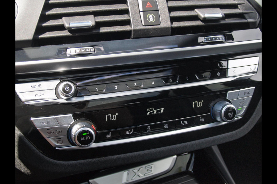 BMW iX3 Executive 80 kWh | Panoramadak | NL-Auto | Camera |