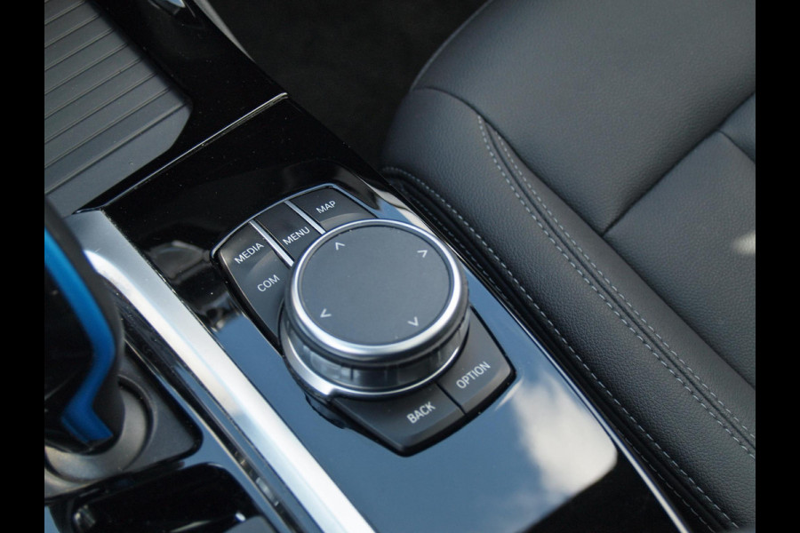 BMW iX3 Executive 80 kWh | Panoramadak | NL-Auto | Camera |