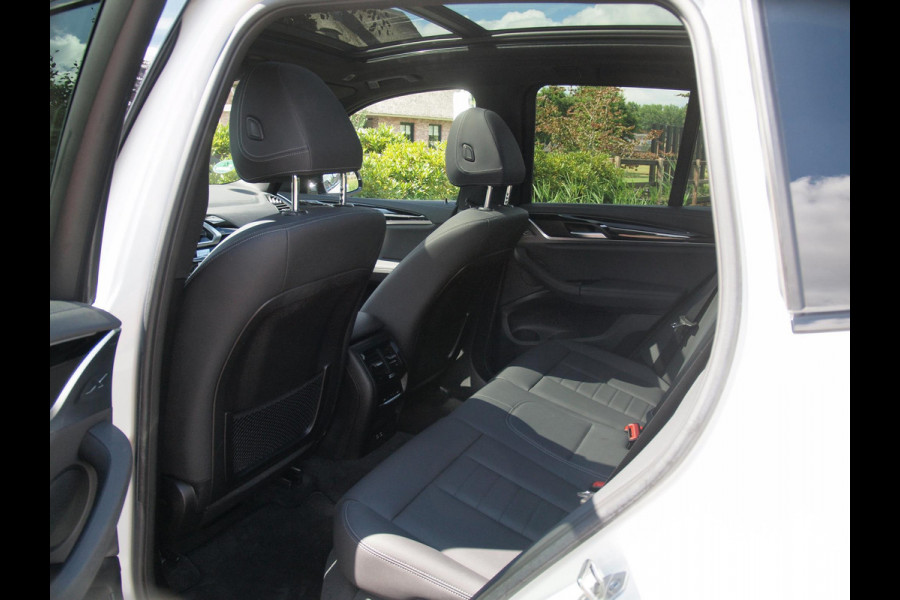 BMW iX3 Executive 80 kWh | Panoramadak | NL-Auto | Camera |