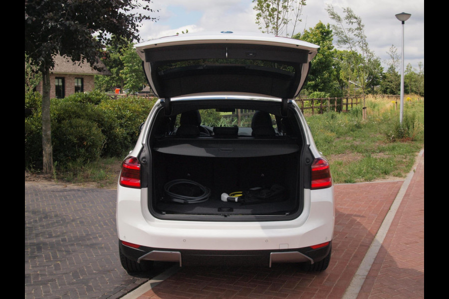 BMW iX3 Executive 80 kWh | Panoramadak | NL-Auto | Camera |
