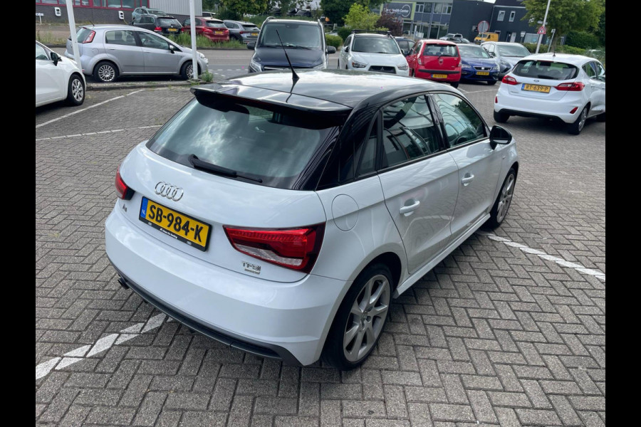 Audi A1 Sportback 1.0 TFSI Adrenalin S-Line