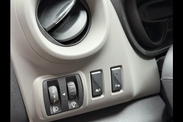 Renault Trafic 1.6 DCI Airco usb cruise control trekhaak pdc 3zits