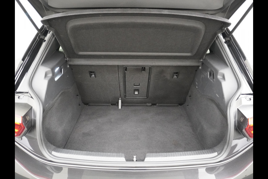 Volkswagen ID.3 58kWh 204PK First Navi Adapt.Cruise Control Pdc Apple Carplay Android Navi Ecc Led Stoel-Stuurverwarming DAB Keyless Advanced Lmv Bluetooth Regensensor Rijstrooksensor Verkeersbord detectie Mirrorlink Grootste accu Garantie t/m 22-12-2028