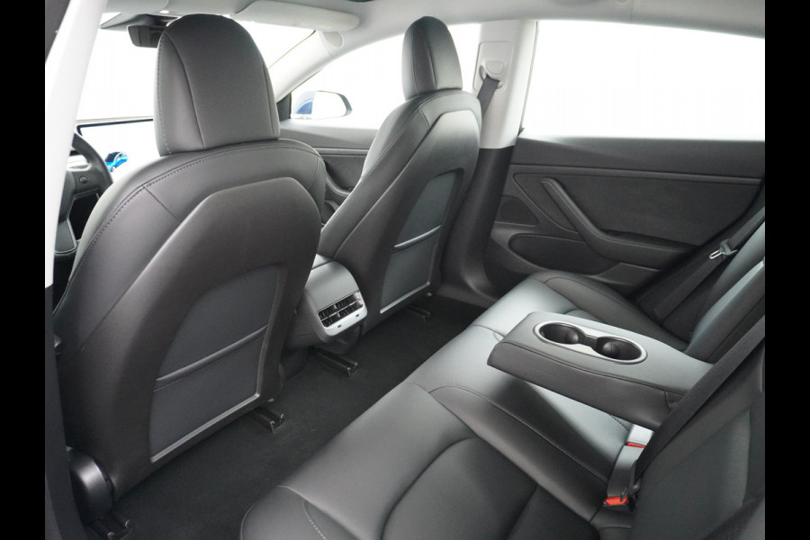Tesla Model 3 RWD SR+ 60kWh 325PK FSD 3-Computer 18" AutoPilot Leder PanoDak Adaptive-Cruise Lmv Camera's Elektr.-Stuur+Stoelen+Spiegels+Geheu Navi LED Comfortstoelen ACC DAB Voorverwarmen interieur via App Keyless via Telefoonsleutel One-Pedal-Drive Origineel Nederlandse auto tot 11kw laden thuis! 1.584kg licht! Accu Garantie tot 02-06-2028/160.000km
