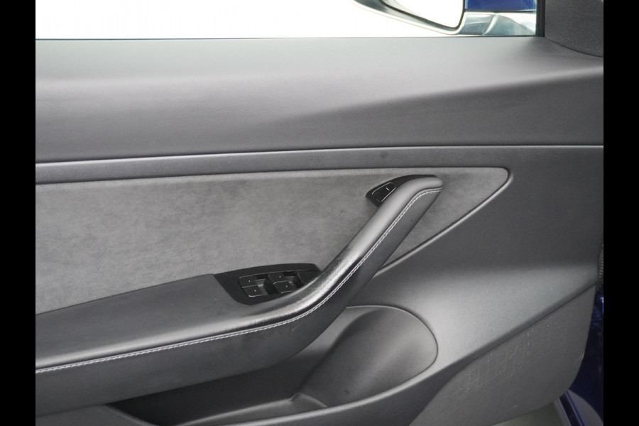 Tesla Model 3 RWD SR+ 60kWh 325PK FSD 3-Computer 18" AutoPilot Leder PanoDak Adaptive-Cruise Lmv Camera's Elektr.-Stuur+Stoelen+Spiegels+Geheu Navi LED Comfortstoelen ACC DAB Voorverwarmen interieur via App Keyless via Telefoonsleutel One-Pedal-Drive Origineel Nederlandse auto tot 11kw laden thuis! 1.584kg licht! Accu Garantie tot 02-06-2028/160.000km