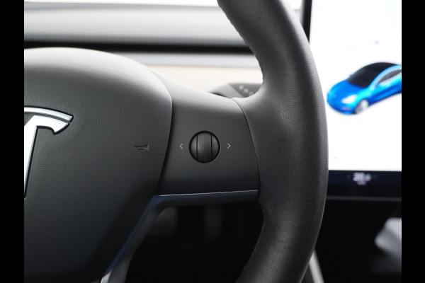 Tesla Model 3 RWD SR+ 60kWh 325PK FSD 3-Computer 18" AutoPilot Leder PanoDak Adaptive-Cruise Lmv Camera's Elektr.-Stuur+Stoelen+Spiegels+Geheu Navi LED Comfortstoelen ACC DAB Voorverwarmen interieur via App Keyless via Telefoonsleutel One-Pedal-Drive Origineel Nederlandse auto tot 11kw laden thuis! 1.584kg licht! Accu Garantie tot 02-06-2028/160.000km