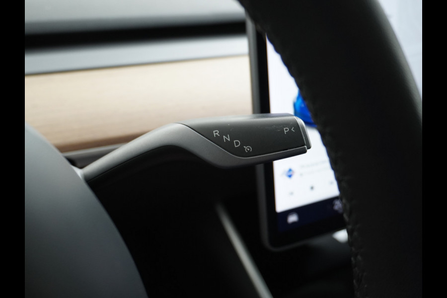 Tesla Model 3 RWD SR+ 60kWh 325PK FSD 3-Computer 18" AutoPilot Leder PanoDak Adaptive-Cruise Lmv Camera's Elektr.-Stuur+Stoelen+Spiegels+Geheu Navi LED Comfortstoelen ACC DAB Voorverwarmen interieur via App Keyless via Telefoonsleutel One-Pedal-Drive Origineel Nederlandse auto tot 11kw laden thuis! 1.584kg licht! Accu Garantie tot 02-06-2028/160.000km