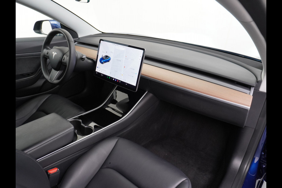 Tesla Model 3 RWD SR+ 60kWh 325PK FSD 3-Computer 18" AutoPilot Leder PanoDak Adaptive-Cruise Lmv Camera's Elektr.-Stuur+Stoelen+Spiegels+Geheu Navi LED Comfortstoelen ACC DAB Voorverwarmen interieur via App Keyless via Telefoonsleutel One-Pedal-Drive Origineel Nederlandse auto tot 11kw laden thuis! 1.584kg licht! Accu Garantie tot 02-06-2028/160.000km