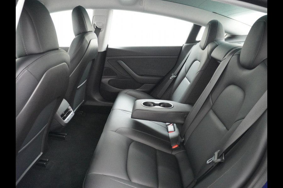 Tesla Model 3 RWD SR+ 60kWh 325PK FSD 3-Computer 18" AutoPilot Leder PanoDak Adaptive-Cruise Lmv Camera's Elektr.-Stuur+Stoelen+Spiegels+Geheu Navi LED Comfortstoelen ACC DAB Voorverwarmen interieur via App Keyless via Telefoonsleutel One-Pedal-Drive Origineel Nederlandse auto tot 11kw laden thuis! 1.584kg licht! Accu Garantie tot 02-06-2028/160.000km