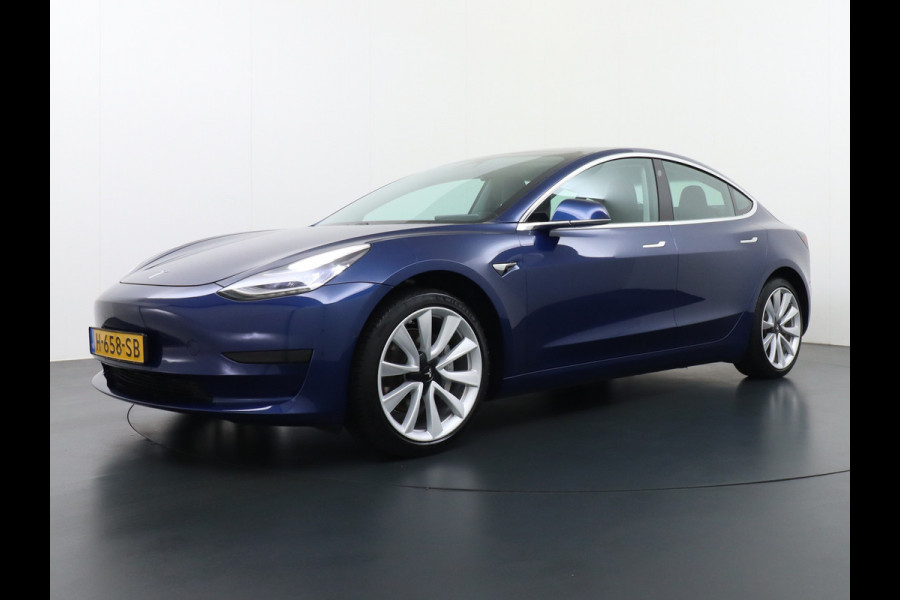 Tesla Model 3 RWD SR+ 60kWh 325PK FSD 3-Computer 18" AutoPilot Leder PanoDak Adaptive-Cruise Lmv Camera's Elektr.-Stuur+Stoelen+Spiegels+Geheu Navi LED Comfortstoelen ACC DAB Voorverwarmen interieur via App Keyless via Telefoonsleutel One-Pedal-Drive Origineel Nederlandse auto tot 11kw laden thuis! 1.584kg licht! Accu Garantie tot 02-06-2028/160.000km