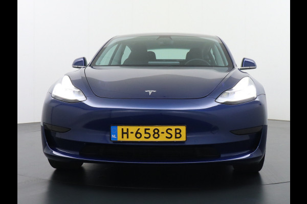 Tesla Model 3 RWD SR+ 60kWh 325PK FSD 3-Computer 18" AutoPilot Leder PanoDak Adaptive-Cruise Lmv Camera's Elektr.-Stuur+Stoelen+Spiegels+Geheu Navi LED Comfortstoelen ACC DAB Voorverwarmen interieur via App Keyless via Telefoonsleutel One-Pedal-Drive Origineel Nederlandse auto tot 11kw laden thuis! 1.584kg licht! Accu Garantie tot 02-06-2028/160.000km