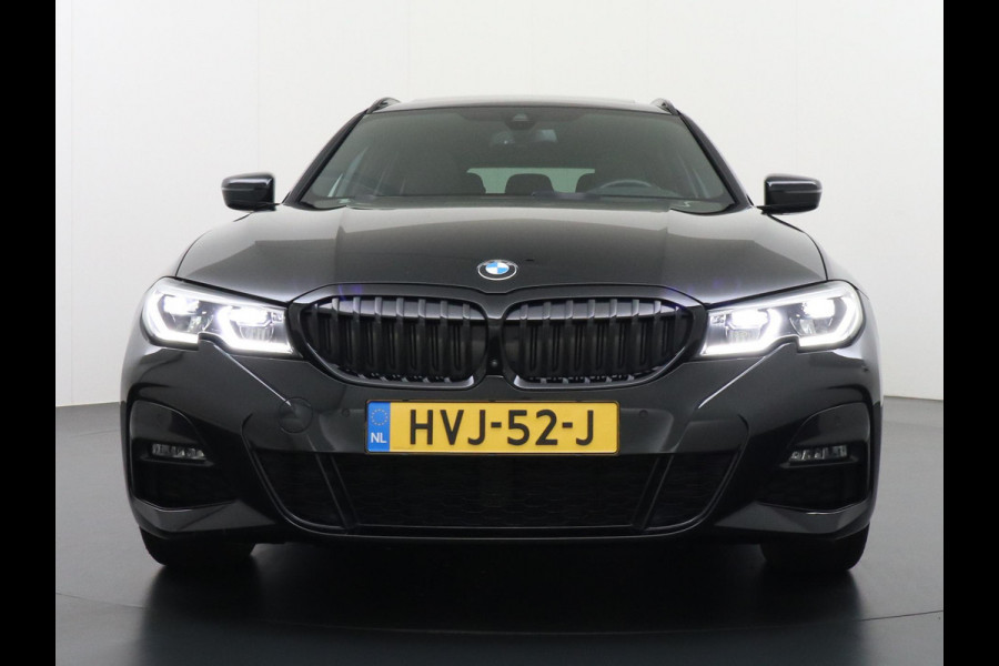 BMW 3 Serie Touring 330e M SPORT | LASER LED | 360 CAMERA | ELECTR STOELEN | LEDER | HEAD UP | PANORAMADAK| DODE HOEK | STUURWIEL EN STOEL VERW. | TREKHAAK | DEALER ONDERHOUDEN
