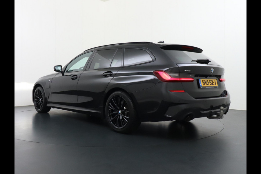 BMW 3 Serie Touring 330e M SPORT | LASER LED | 360 CAMERA | ELECTR STOELEN | LEDER | HEAD UP | PANORAMADAK| DODE HOEK | STUURWIEL EN STOEL VERW. | TREKHAAK | DEALER ONDERHOUDEN