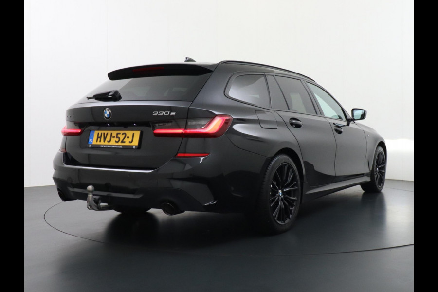 BMW 3 Serie Touring 330e M SPORT | LASER LED | 360 CAMERA | ELECTR STOELEN | LEDER | HEAD UP | PANORAMADAK| DODE HOEK | STUURWIEL EN STOEL VERW. | TREKHAAK | DEALER ONDERHOUDEN