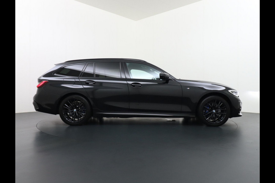 BMW 3 Serie Touring 330e M SPORT | LASER LED | 360 CAMERA | ELECTR STOELEN | LEDER | HEAD UP | PANORAMADAK| DODE HOEK | STUURWIEL EN STOEL VERW. | TREKHAAK | DEALER ONDERHOUDEN