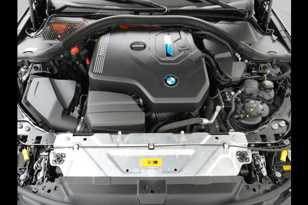 BMW 3 Serie Touring 330e M SPORT | LASER LED | 360 CAMERA | ELECTR STOELEN | LEDER | HEAD UP | PANORAMADAK| DODE HOEK | STUURWIEL EN STOEL VERW. | TREKHAAK | DEALER ONDERHOUDEN