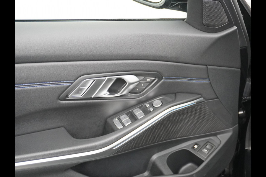 BMW 3 Serie Touring 330e M SPORT | LASER LED | 360 CAMERA | ELECTR STOELEN | LEDER | HEAD UP | PANORAMADAK| DODE HOEK | STUURWIEL EN STOEL VERW. | TREKHAAK | DEALER ONDERHOUDEN
