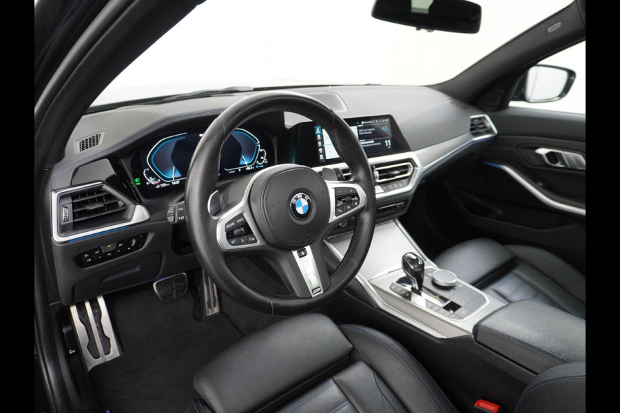 BMW 3 Serie Touring 330e M SPORT | LASER LED | 360 CAMERA | ELECTR STOELEN | LEDER | HEAD UP | PANORAMADAK| DODE HOEK | STUURWIEL EN STOEL VERW. | TREKHAAK | DEALER ONDERHOUDEN