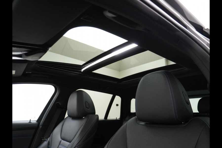 BMW 3 Serie Touring 330e M SPORT | LASER LED | 360 CAMERA | ELECTR STOELEN | LEDER | HEAD UP | PANORAMADAK| DODE HOEK | STUURWIEL EN STOEL VERW. | TREKHAAK | DEALER ONDERHOUDEN