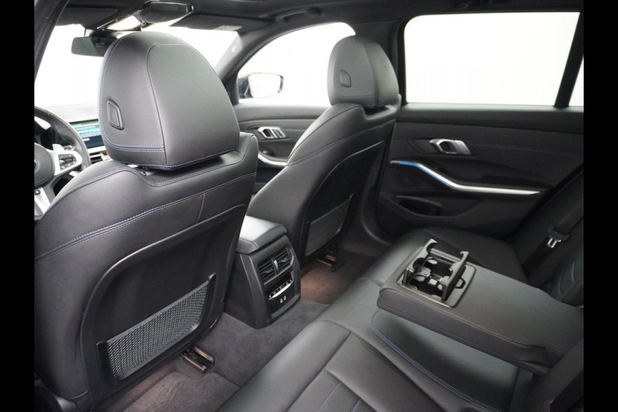 BMW 3 Serie Touring 330e M SPORT | LASER LED | 360 CAMERA | ELECTR STOELEN | LEDER | HEAD UP | PANORAMADAK| DODE HOEK | STUURWIEL EN STOEL VERW. | TREKHAAK | DEALER ONDERHOUDEN