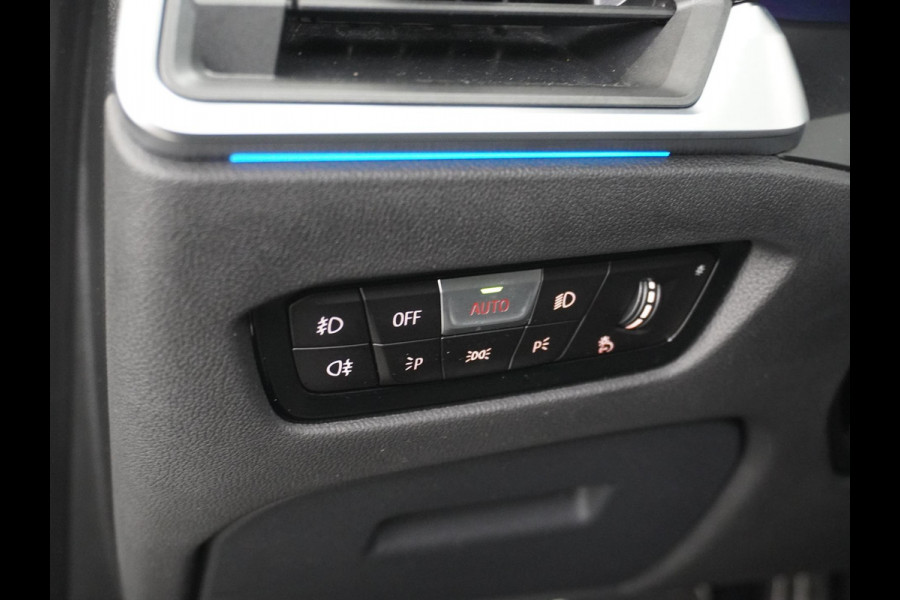 BMW 3 Serie Touring 330e M SPORT | LASER LED | 360 CAMERA | ELECTR STOELEN | LEDER | HEAD UP | PANORAMADAK| DODE HOEK | STUURWIEL EN STOEL VERW. | TREKHAAK | DEALER ONDERHOUDEN
