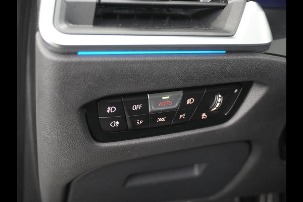 BMW 3 Serie Touring 330e M SPORT | LASER LED | 360 CAMERA | ELECTR STOELEN | LEDER | HEAD UP | PANORAMADAK| DODE HOEK | STUURWIEL EN STOEL VERW. | TREKHAAK | DEALER ONDERHOUDEN
