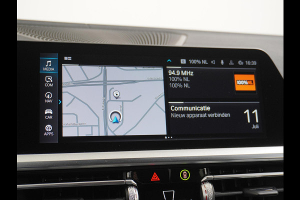 BMW 3 Serie Touring 330e M SPORT | LASER LED | 360 CAMERA | ELECTR STOELEN | LEDER | HEAD UP | PANORAMADAK| DODE HOEK | STUURWIEL EN STOEL VERW. | TREKHAAK | DEALER ONDERHOUDEN