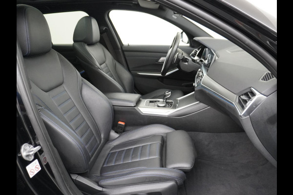 BMW 3 Serie Touring 330e M SPORT | LASER LED | 360 CAMERA | ELECTR STOELEN | LEDER | HEAD UP | PANORAMADAK| DODE HOEK | STUURWIEL EN STOEL VERW. | TREKHAAK | DEALER ONDERHOUDEN