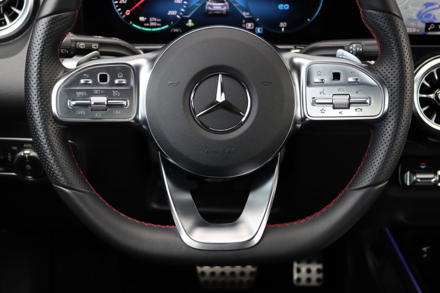 Mercedes-Benz EQB 350 4MATIC AMG Line 67 kWh | Widescreen | Dodehoekassistent | Augmented Reality | Camera | Sfeerverlichting | Zitcomfortpakket | High Perf. LED |