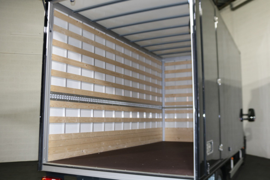 Iveco Daily 40C18 3.0 Automaat Meubelbak met Laadklep Automaat (Nieuw Model)