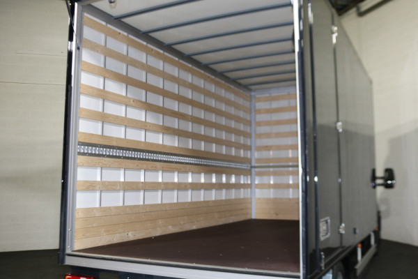 Iveco Daily 40C18 3.0 Automaat Meubelbak met Laadklep Automaat (Nieuw Model)