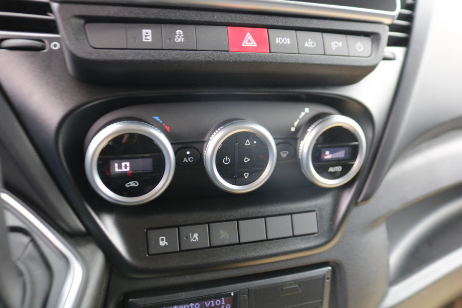 Iveco Daily 40C18 3.0 Automaat Meubelbak met Laadklep Automaat (Nieuw Model)