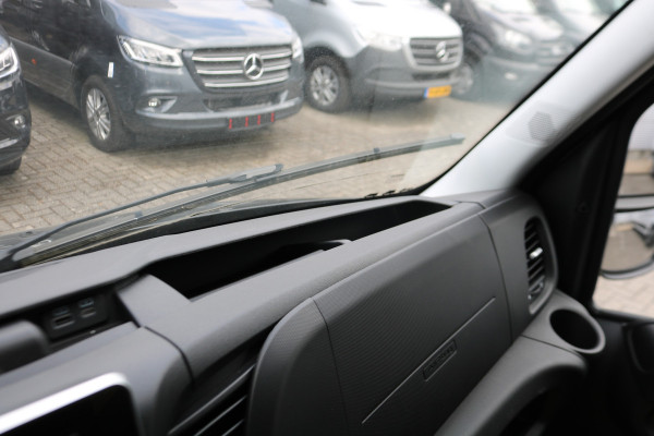 Iveco Daily 40C18 3.0 Automaat Meubelbak met Laadklep Automaat (Nieuw Model)