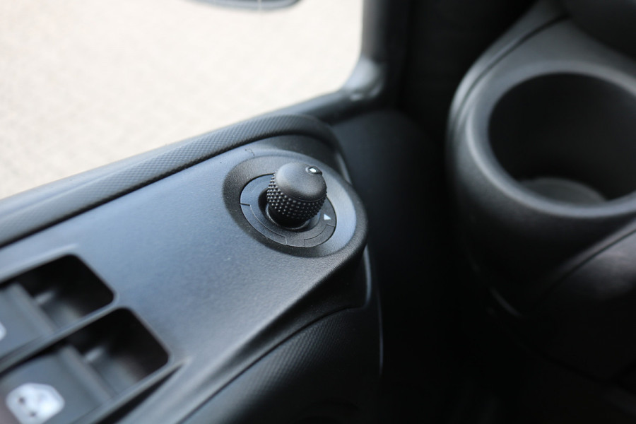 Iveco Daily 40C18 3.0 Automaat Meubelbak met Laadklep Automaat (Nieuw Model)