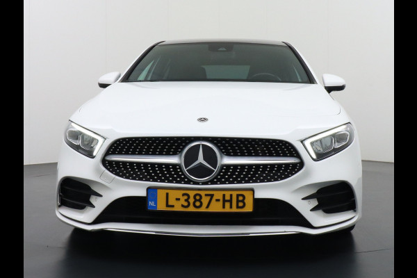 Mercedes-Benz A-Klasse 200 164PK Autom. AMG Line Navi premium Ecc Cruise control Panoramadak Stoelverwarming DAB Premium Plus Widescreen cockpit Multibeam led Rijstrooksensor Grootlicht-assisten Licht en zichtpakket Connected services Verkeersbord detectie WiFi Nieuwprijs €46.057,-