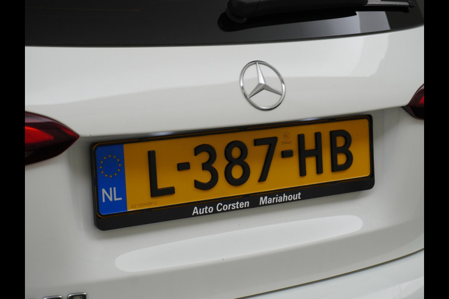 Mercedes-Benz A-Klasse 200 164PK Autom. AMG Line Navi premium Ecc Cruise control Panoramadak Stoelverwarming DAB Premium Plus Widescreen cockpit Multibeam led Rijstrooksensor Grootlicht-assisten Licht en zichtpakket Connected services Verkeersbord detectie WiFi Nieuwprijs €46.057,-