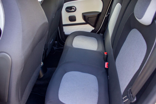 Renault Twingo Z.E. R80 Intens|Prijs rijklaar incl. 12 mnd garantie|NAV Carplay LMV DAB radio Stoelverwarming