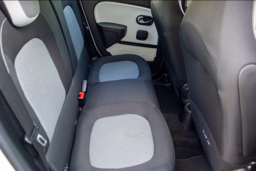 Renault Twingo Z.E. R80 Intens|Prijs rijklaar incl. 12 mnd garantie|NAV Carplay LMV DAB radio Stoelverwarming