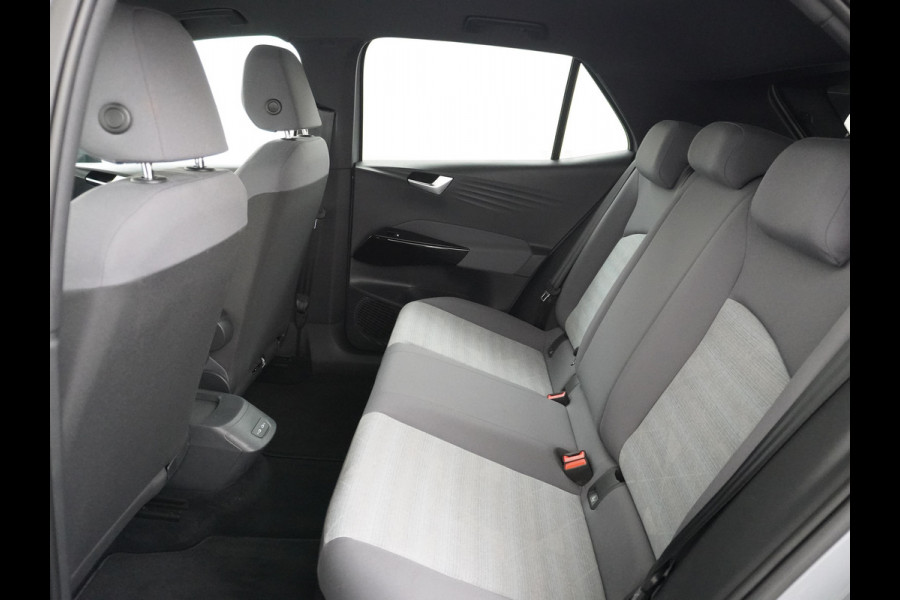 Volkswagen ID.3 Pro 58kWh Apple Carplay Android Auto HUD 360°Camera Adap.Cruise Stoelverwarming Keyless Advanced Matrix led-koplampen Multimedia Pakket Plus Comfort Pakket Design Pakket Lmv 19" Rijstrooksensor Matrix Led Dynamisch Sproeiers Verwarmd Verwarmbaar Stuur Assistance Pakket Plus Nieuwprijs €43.145,-