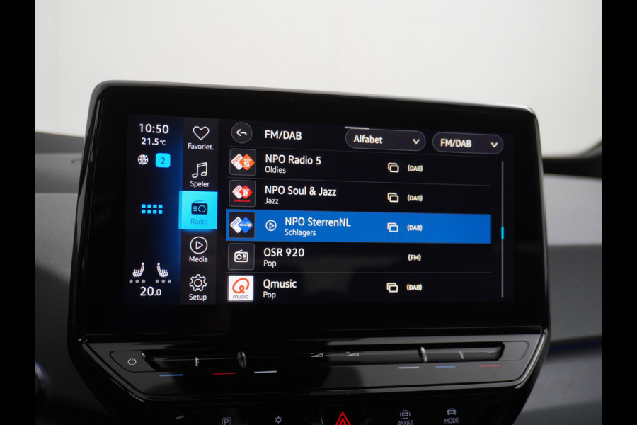 Volkswagen ID.3 Pro 58kWh Apple Carplay Android Auto HUD 360°Camera Adap.Cruise Stoelverwarming Keyless Advanced Matrix led-koplampen Multimedia Pakket Plus Comfort Pakket Design Pakket Lmv 19" Rijstrooksensor Matrix Led Dynamisch Sproeiers Verwarmd Verwarmbaar Stuur Assistance Pakket Plus Nieuwprijs €43.145,-