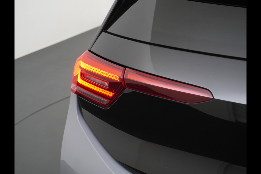 Volkswagen ID.3 Pro 58kWh Apple Carplay Android Auto HUD 360°Camera Adap.Cruise Stoelverwarming Keyless Advanced Matrix led-koplampen Multimedia Pakket Plus Comfort Pakket Design Pakket Lmv 19" Rijstrooksensor Matrix Led Dynamisch Sproeiers Verwarmd Verwarmbaar Stuur Assistance Pakket Plus Nieuwprijs €43.145,-