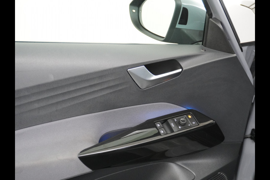 Volkswagen ID.3 Pro 58kWh Apple Carplay Android Auto HUD 360°Camera Adap.Cruise Stoelverwarming Keyless Advanced Matrix led-koplampen Multimedia Pakket Plus Comfort Pakket Design Pakket Lmv 19" Rijstrooksensor Matrix Led Dynamisch Sproeiers Verwarmd Verwarmbaar Stuur Assistance Pakket Plus Nieuwprijs €43.145,-