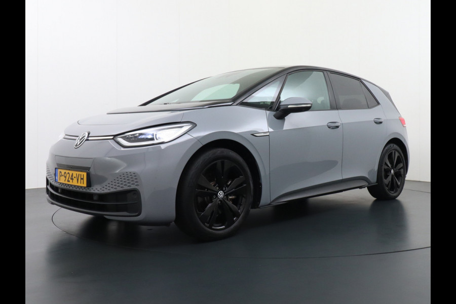 Volkswagen ID.3 Pro 58kWh Apple Carplay Android Auto HUD 360°Camera Adap.Cruise Stoelverwarming Keyless Advanced Matrix led-koplampen Multimedia Pakket Plus Comfort Pakket Design Pakket Lmv 19" Rijstrooksensor Matrix Led Dynamisch Sproeiers Verwarmd Verwarmbaar Stuur Assistance Pakket Plus Nieuwprijs €43.145,-