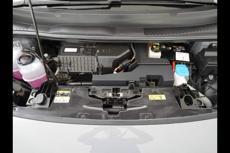 Volkswagen ID.3 Pro 58kWh Apple Carplay Android Auto HUD 360°Camera Adap.Cruise Stoelverwarming Keyless Advanced Matrix led-koplampen Multimedia Pakket Plus Comfort Pakket Design Pakket Lmv 19" Rijstrooksensor Matrix Led Dynamisch Sproeiers Verwarmd Verwarmbaar Stuur Assistance Pakket Plus Nieuwprijs €43.145,-