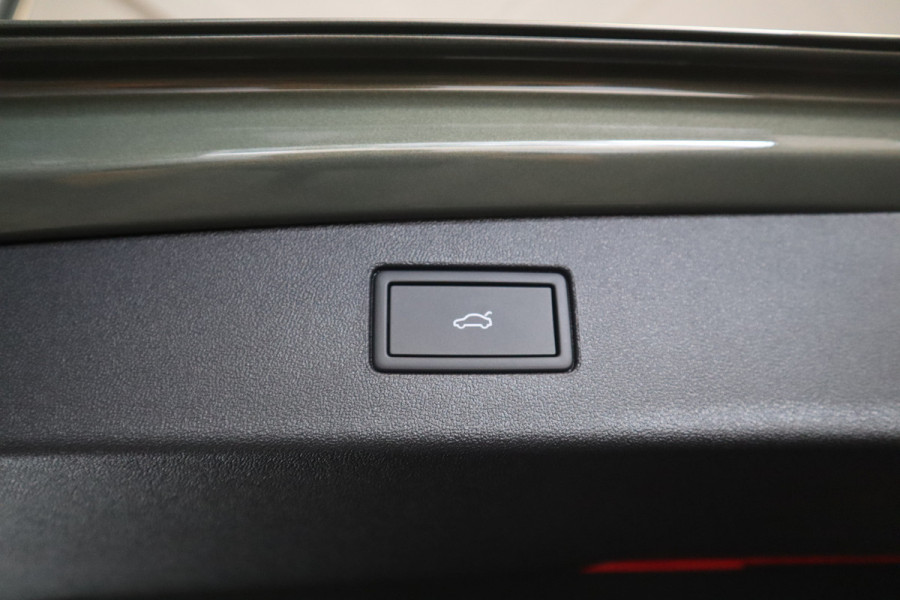 Volkswagen Tiguan 1.5 eHybrid R-Line Business Volleder IQ-light Panoramadak elec.Trekhaak