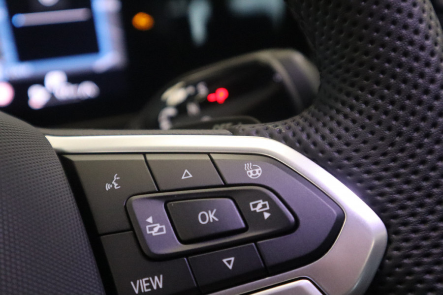 Volkswagen Tiguan 1.5 eHybrid R-Line Business Volleder IQ-light Panoramadak elec.Trekhaak